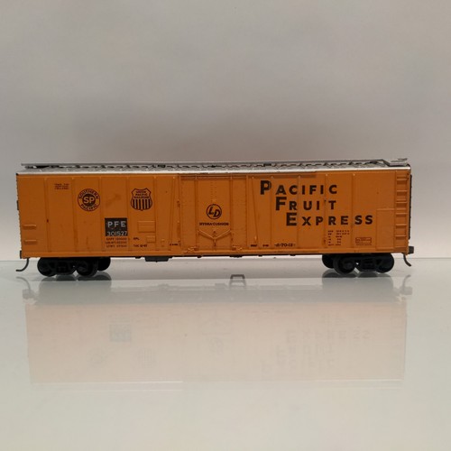 Frigorífico mecánico HO Athearn 50' UP/SP/Pacific Fruit Express/PFE 301527 Kadees | Zustand: Used