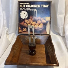VTG Hardwood Nut Cracker Tray Walnut Finish w/ Nut Cracker / Original Box - NEW