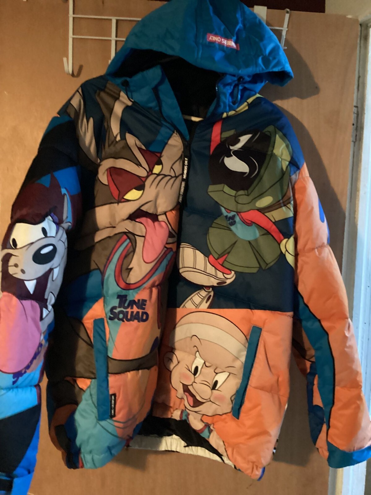 Picture 1 of 2