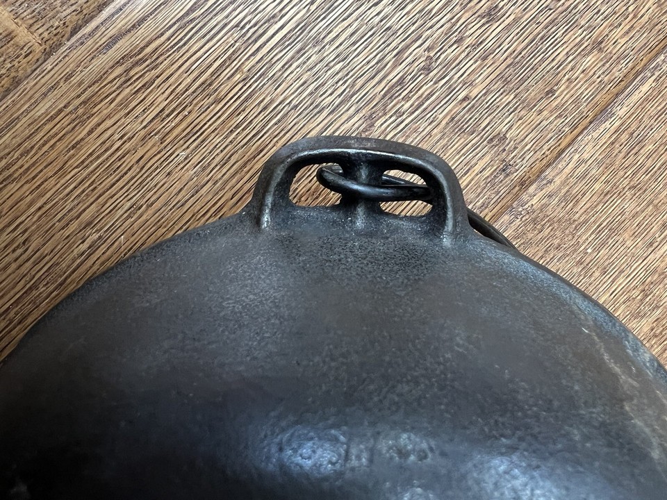 Wagner Ware Cast Iron Round Roaster 2 Made in USA post 1963 no lid 8