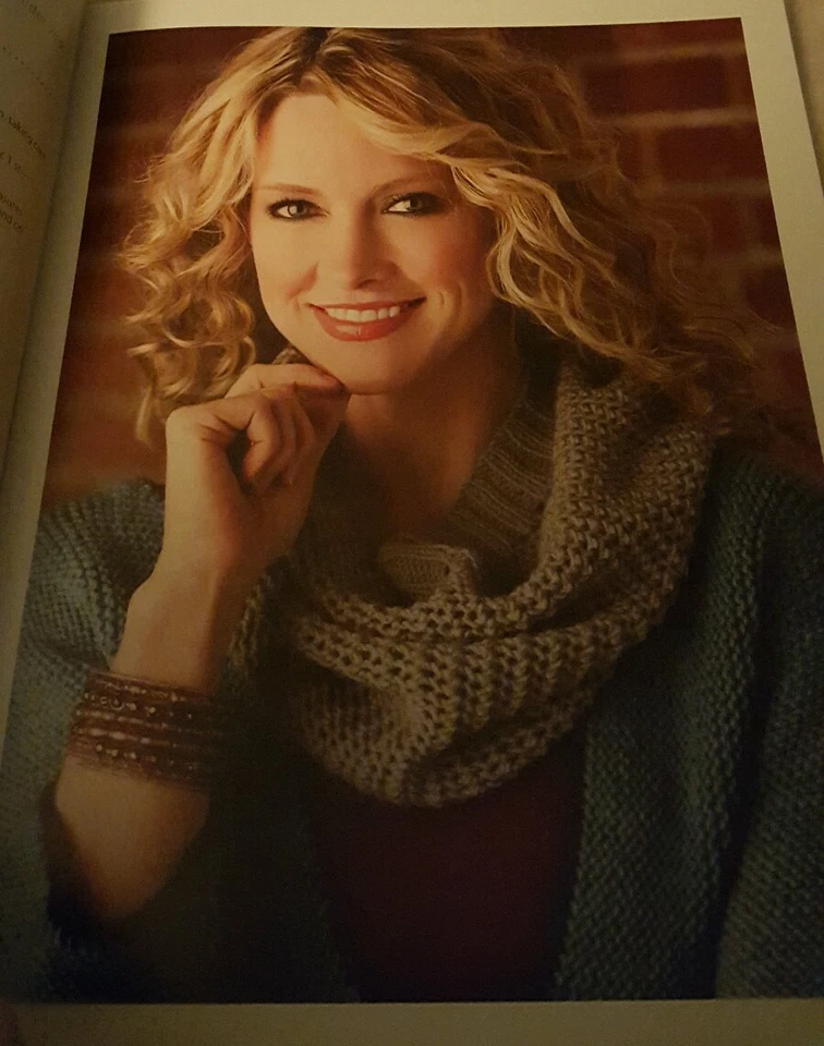 AU11 ANNIE'S ATTIC 2013, MEASURE ONCE - 7 KNITTED PROJECTS - Image 2 of 4