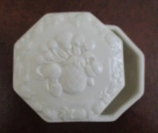 Lenox ~ "Fruits of Life" ~ Covered Keepsake / Trinket Box ~ Mint Condition