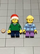 LEGO Seasonal: Christmas Set Mini-figures Santa Hat (5004934) C5 97