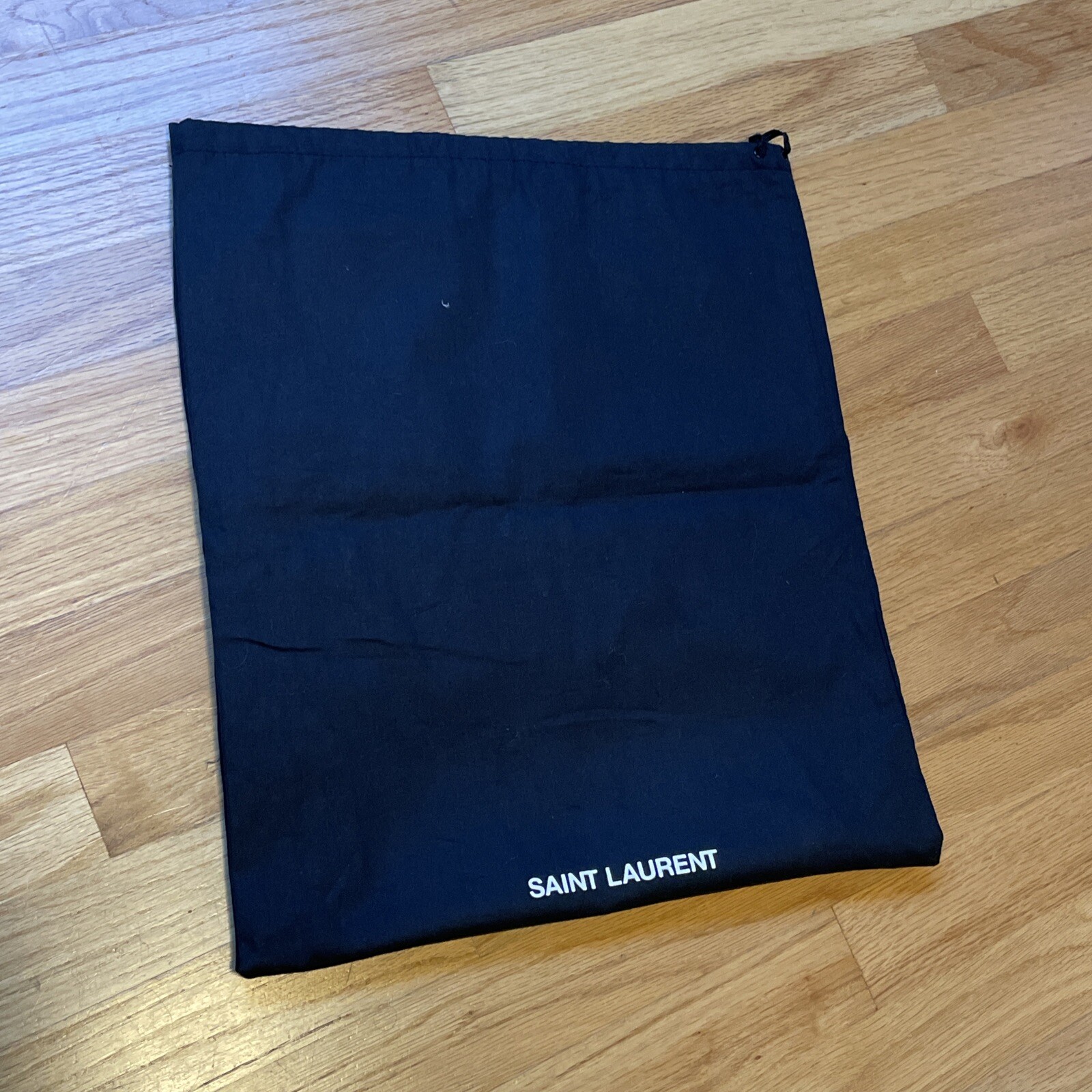 "Borsa per indumento nera YSL Saint Laurent taglia 14x32"""