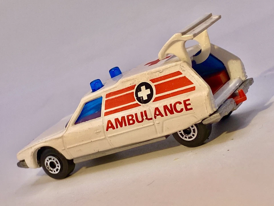 Matchbox🔥Superfast 1979 Citroen CX Ambulance No.12 HTF - Image 2 of 4
