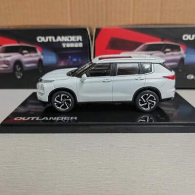 1/43 Mitsubishi OUTLANDER 2023 White Diecast Car Model Toy Gift