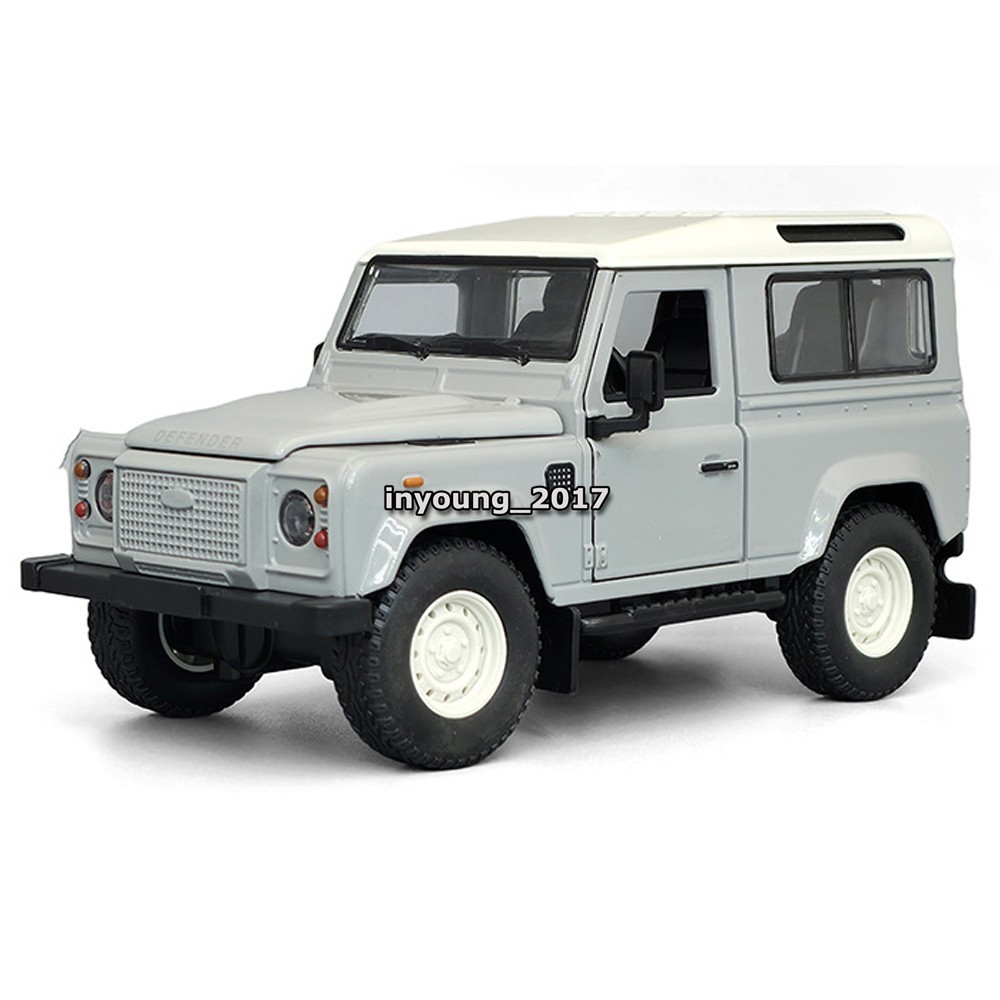 1:24 Land Rover Classic Defender Works V8 Islay Edition Diecast
