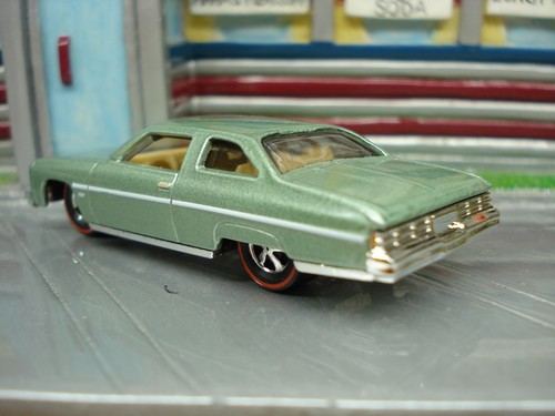 Matchbox '75 Chevy Caprice with great looking Super Custom Redline Conversion - Picture 7 of 11