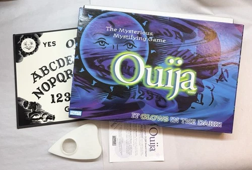 Vintage 1998 Parker Brothers Ouija Board Game – Glow in the Dark (Complete)