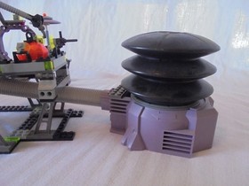 LEGO Life on Mars 7317 Aero Tube Hangar w/Minifigs & Manual - COMPLETE