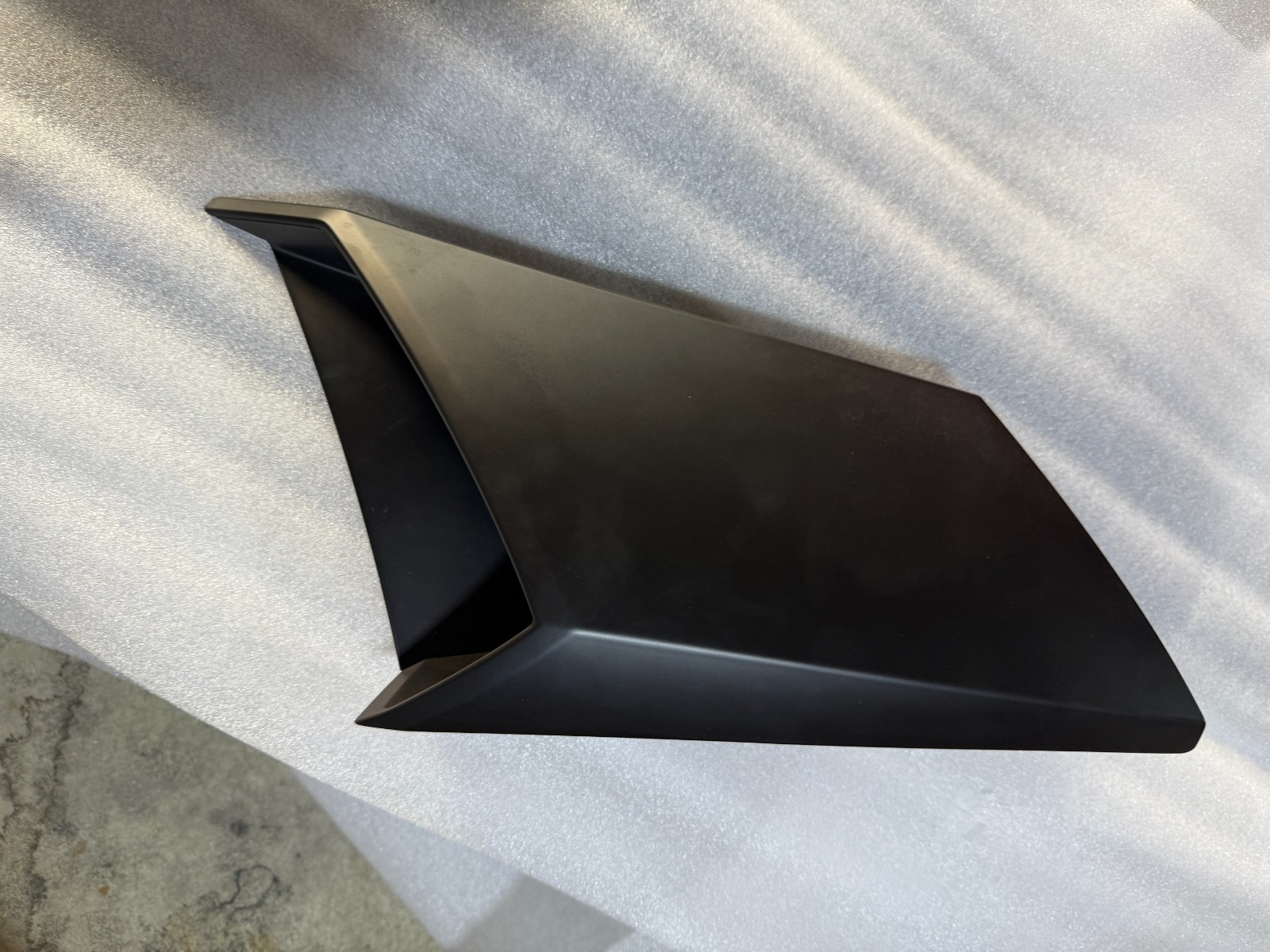 Lamborghini Aventador Engine Side Air Intakes 470.122.194D 470.122.193D