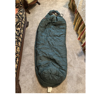 Coleman LT 1202 Mummy Sleeping Bag Green 32x82 Hollofil Polyester w/ Stuff Sack