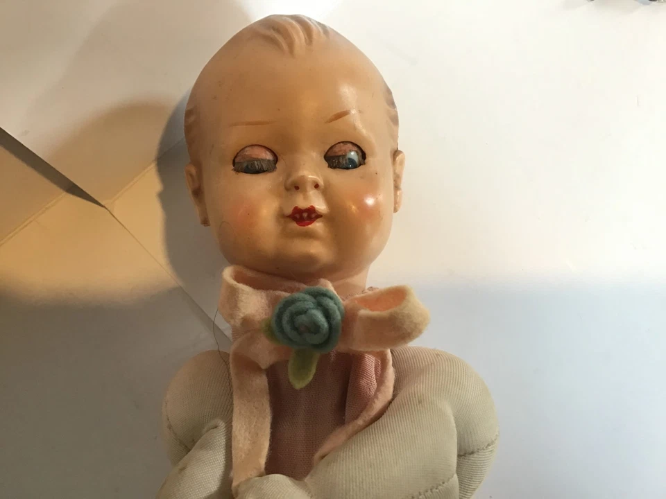 Bebè con testa in celluloide Roschi (Germany), anni ’60, con chiavetta movimento - Immagine 3 di 4
