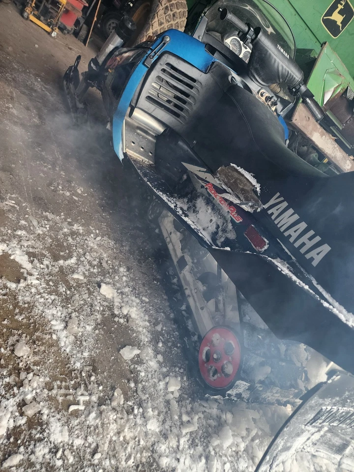 1996 Yamaha VMAX XT 600 Snowmobile - Image 2 of 4