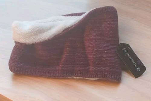 American Girl Fleece Neck Warmer Rare Retired Red Gold Sparkle InLay New W/ Tags - Picture 2 of 2