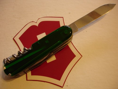 VICTORINOX TRANSLUCENT EMERALD GREEN HUNTSMAN PLUS 18 FUNCTION SWISS ARMY KNIFE - Picture 13 of 19
