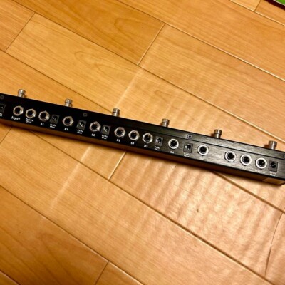 One Control Iguana Tail Loop2 Switcher 5Loop Tuner Out Black Good