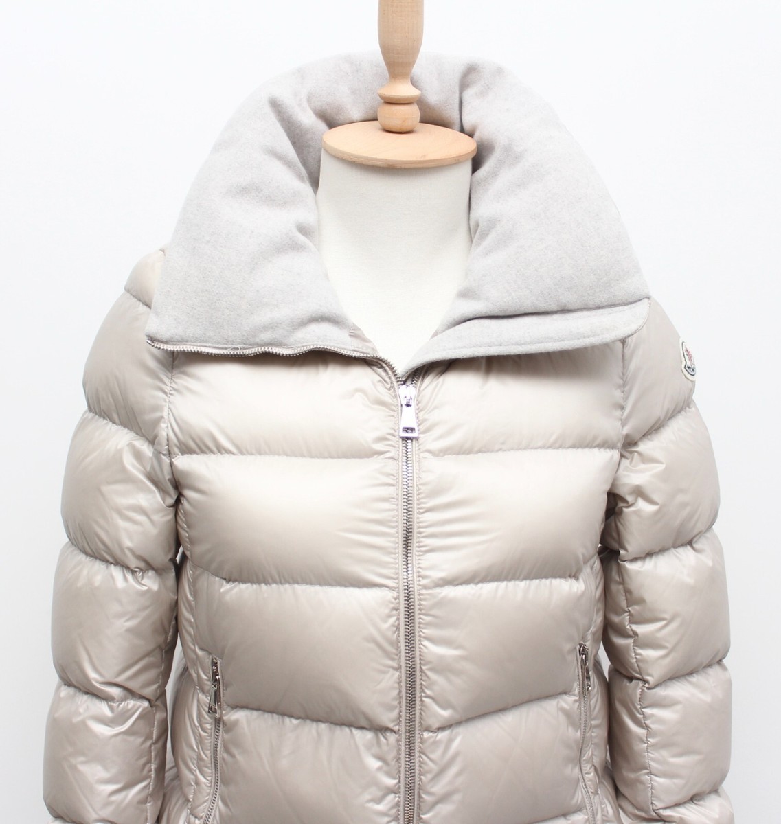 Women's MONCLER Torcyn Quilted Down Puffer Jacket Coat RARE Women's MONCLER Torcyn Quilted Down Puffer Jacket Coat RARE