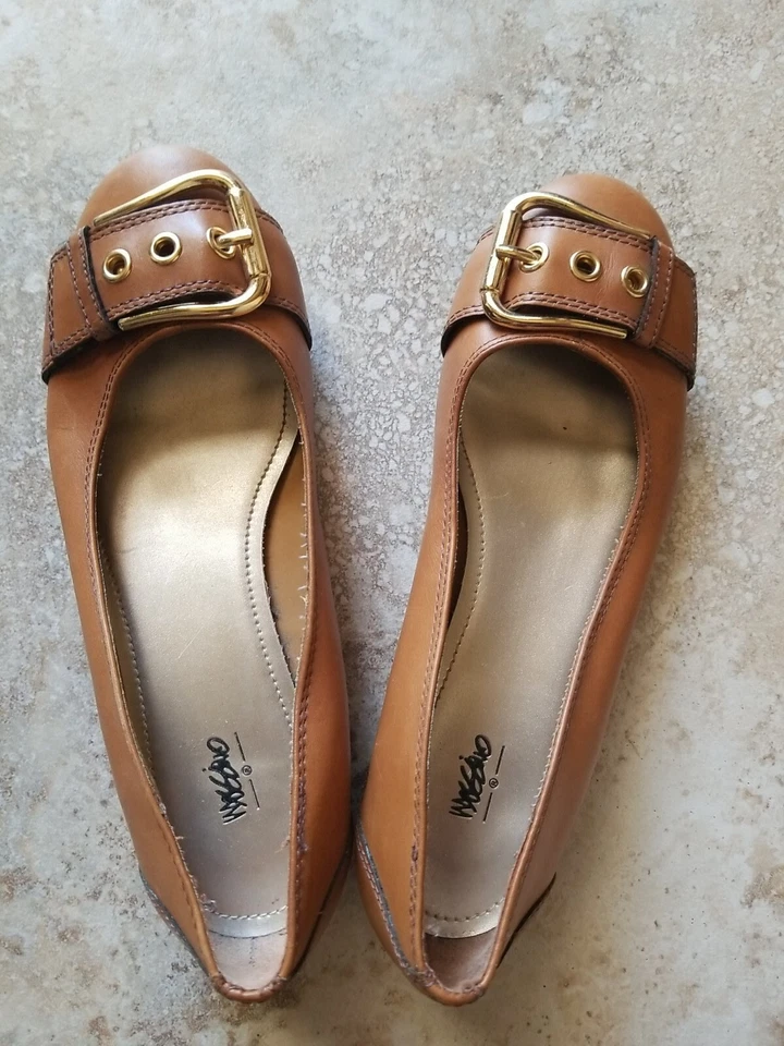 Sapatos femininos Mossimo Davina couro bege tamanho 6.5  - Imagem 2 de 4