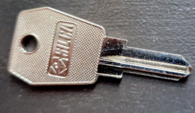 Vauxhall Atera roof bar and roof box key EU5R Cut to Key Code or Picture