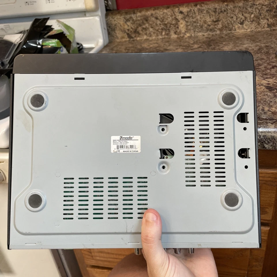 Zmodo Zmd-dd-sbn4 Network Security Video Recorder / Camera System - NO CORD READ - Image 4 of 4