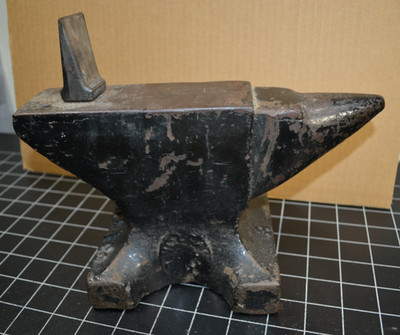 VULCAN ANVIL - ILLINOIS IRON & BOLT - #3 - WITH BOTTOM CUTTER - GOOD EDGES