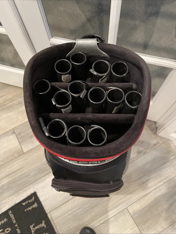 🚨 Nike VR Tour Golf Cart Bag w/ Rain Cover Black/Red/Silver Used Free Ship ⛳️ - Image 3 of 4