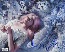 Elizabeth Olsen Sexy Wandavision Autographed Signed 8x10 Photo ACOA