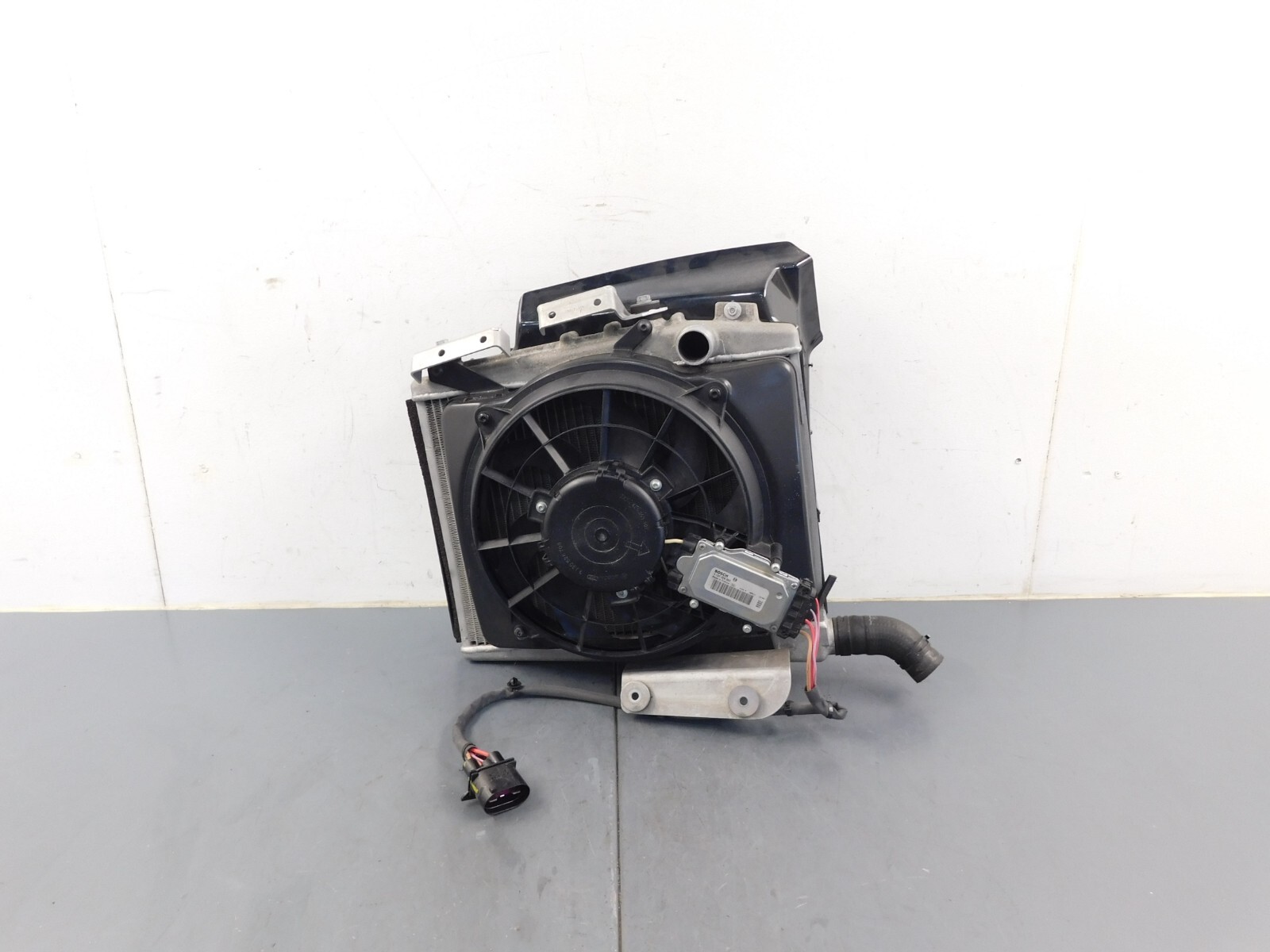 2011 Lamborghini Gallardo LP570-4 Superleggera LF Radiator Assembly #0350 Z3