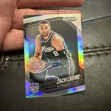 ZACH LAVINE 2024-25 PANINI PRIZM BLACK AUTOGRAPH SILVER AUTO Q3713