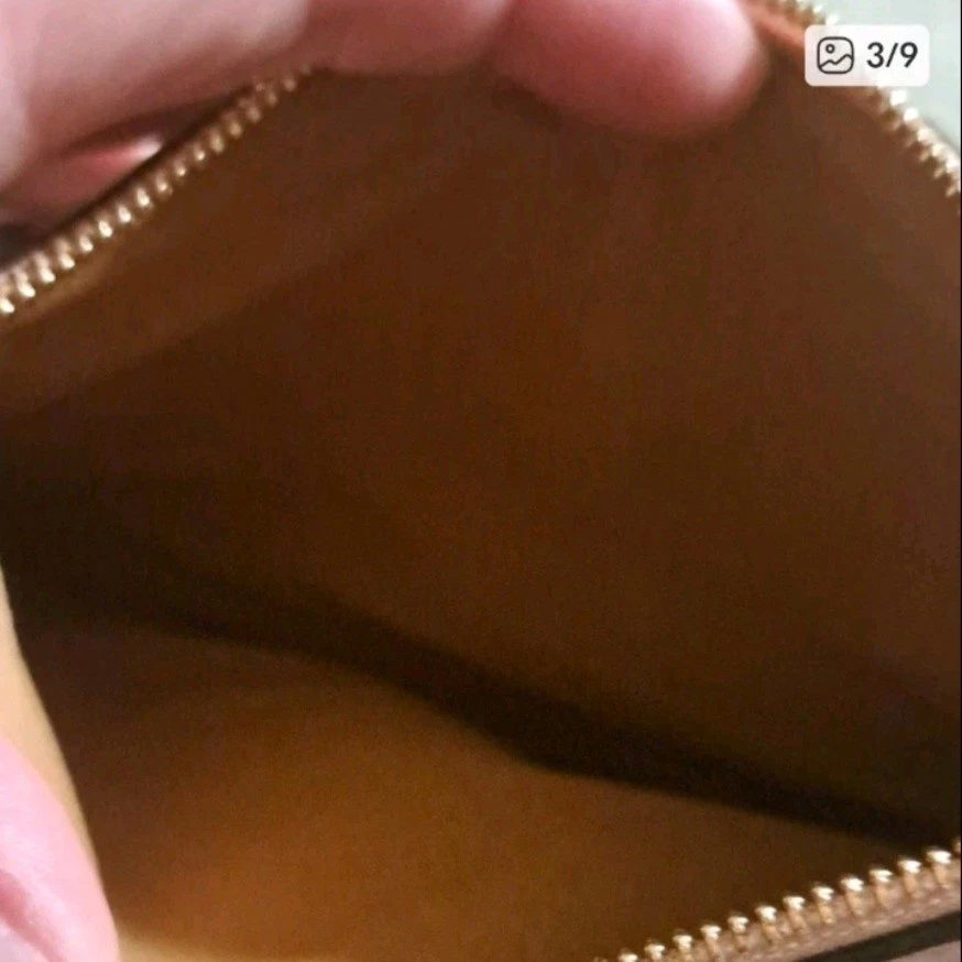 MCM Polvo Rosa Visetos Muñequera Cremallera Cartera Herrajes Dorados Foto 3 de 4