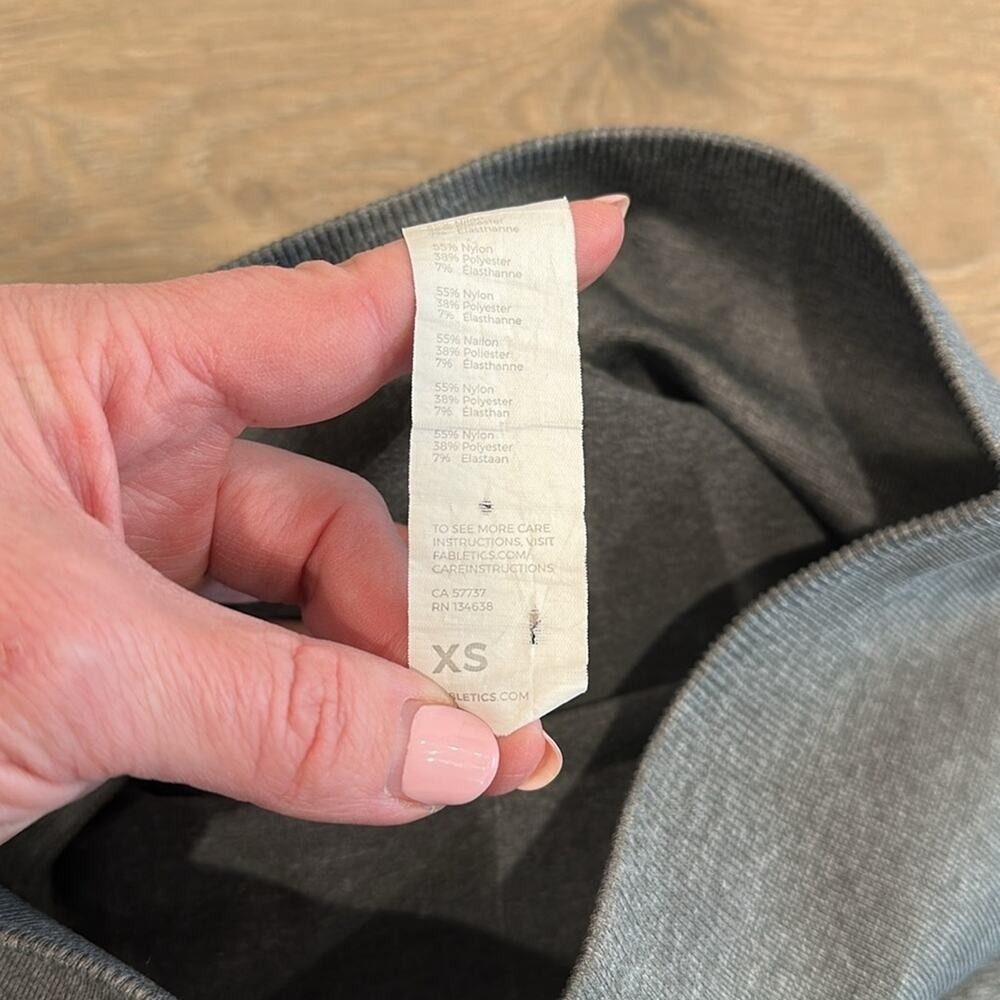 FABLETICS Gray Heather Seamless Active Workout Gy… - image 9