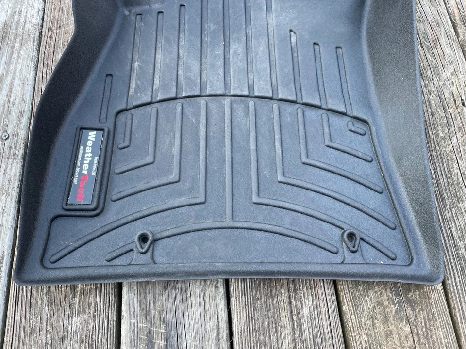 Forros de piso WeatherTech Custom Fit para Nissan Sentra - 1ª fila (444911), negros Foto 4 de 4