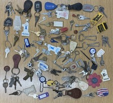    ️ Vintage Lot Of Keys, Locks , Keyrings....