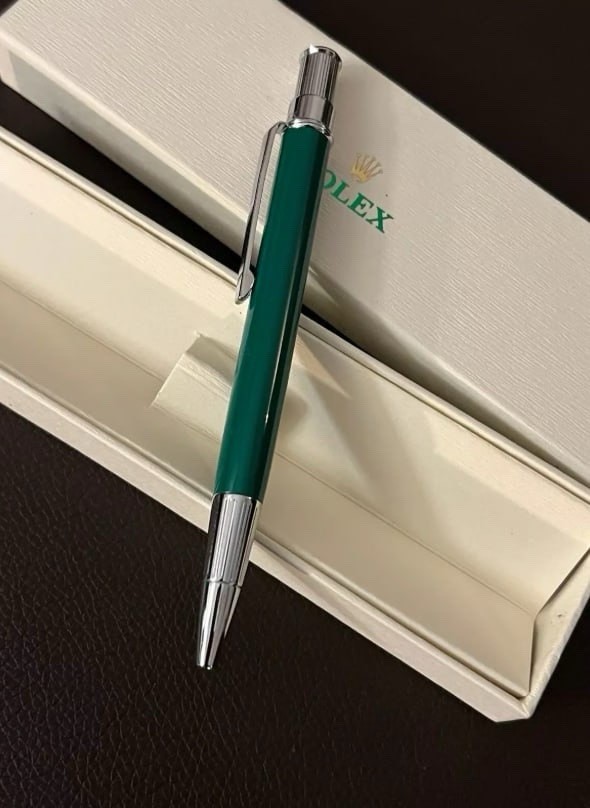 Разное 2026 Rolex Submariner Green Ballpoint