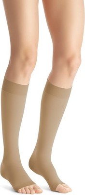 JOBST Opaque Knee High with SoftFit Technology Band, 15-20 mmHg Compression Stoc