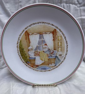 Corelle Christmas Series 1986 Limited Edition Plate