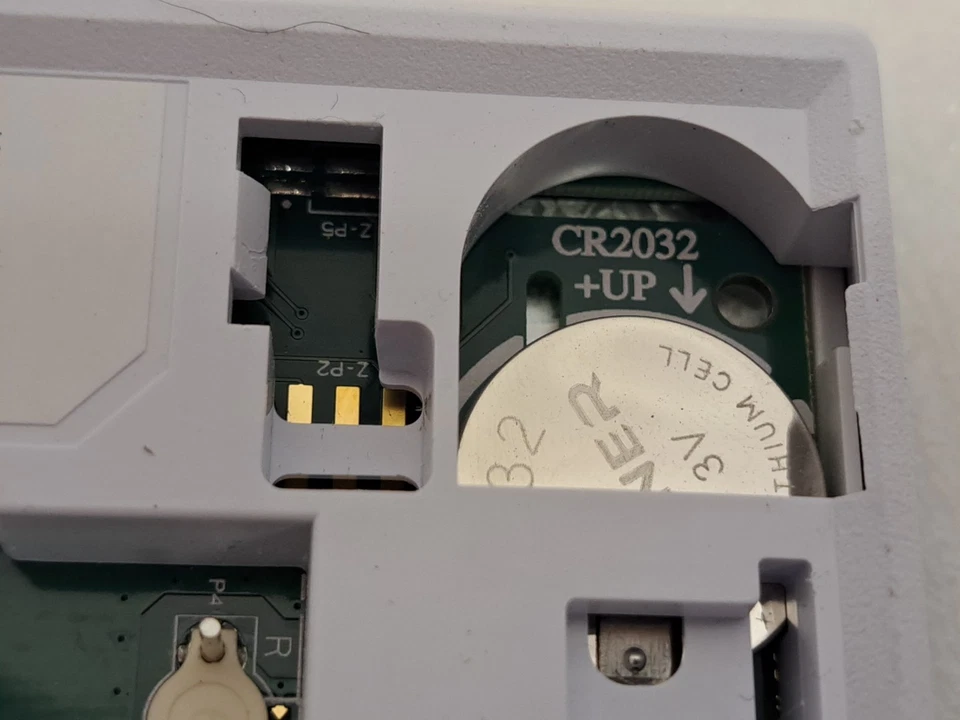 Honeywell Prestige HD 7-Day Programmable Thermostat THX9421R5021WW NEW no box - Image 4 of 4