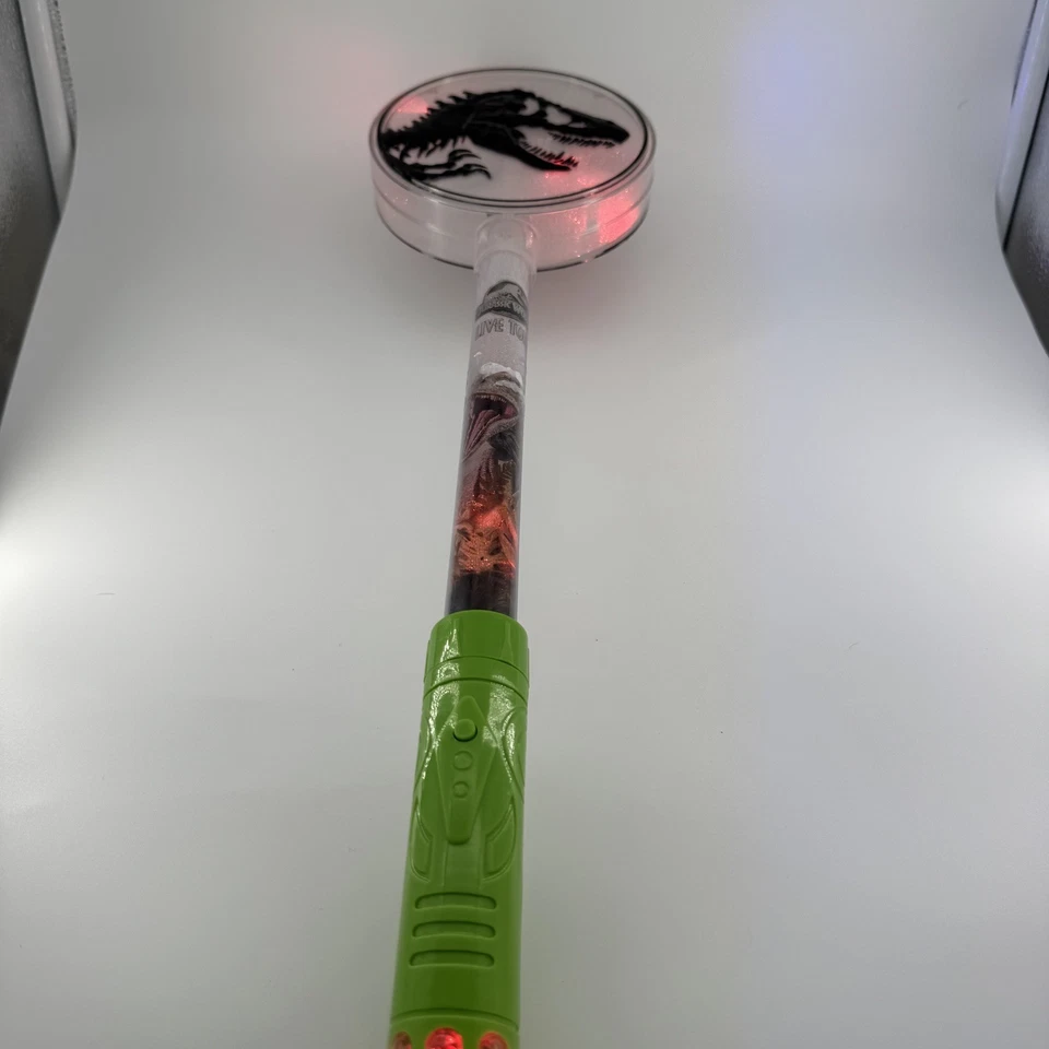 Varita iluminada Jurassic World Live Tour 21". Foto 2 de 3