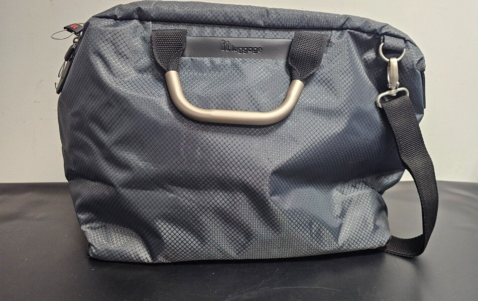 IT LUGGAGE Grey Lightweight Cabin/Travel Bag 38cm x 21cm x 32cm E3 eBay
