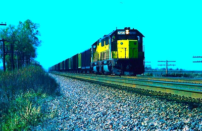 ORIGINAL KODACHROME SLIDE CHICAGO & NORTHWESTERN SD-50 #7023 GENEVA, IL 10.7.86