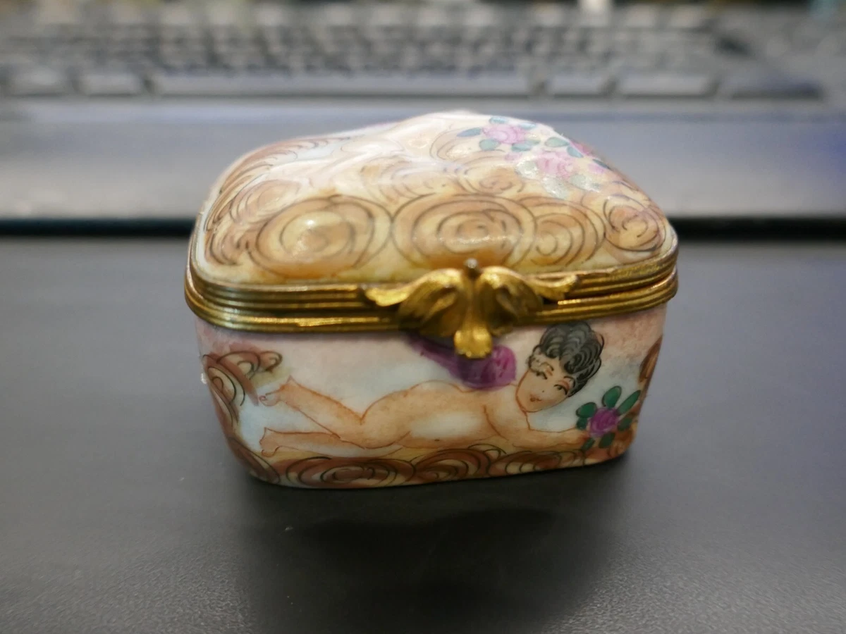 Boîte à musique de Sèvres en porcelaine à cage d'oiseau sur