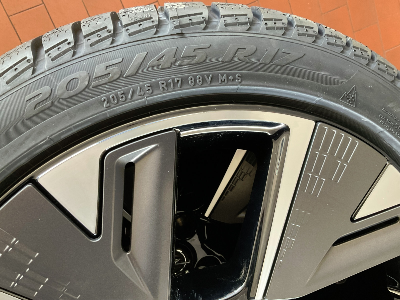 4 Winterräder Opel Corsa-e F 205/45R17 Pirelli 7 x17 ET32 