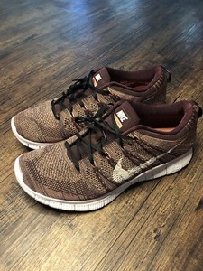 lunar flyknit trainer
