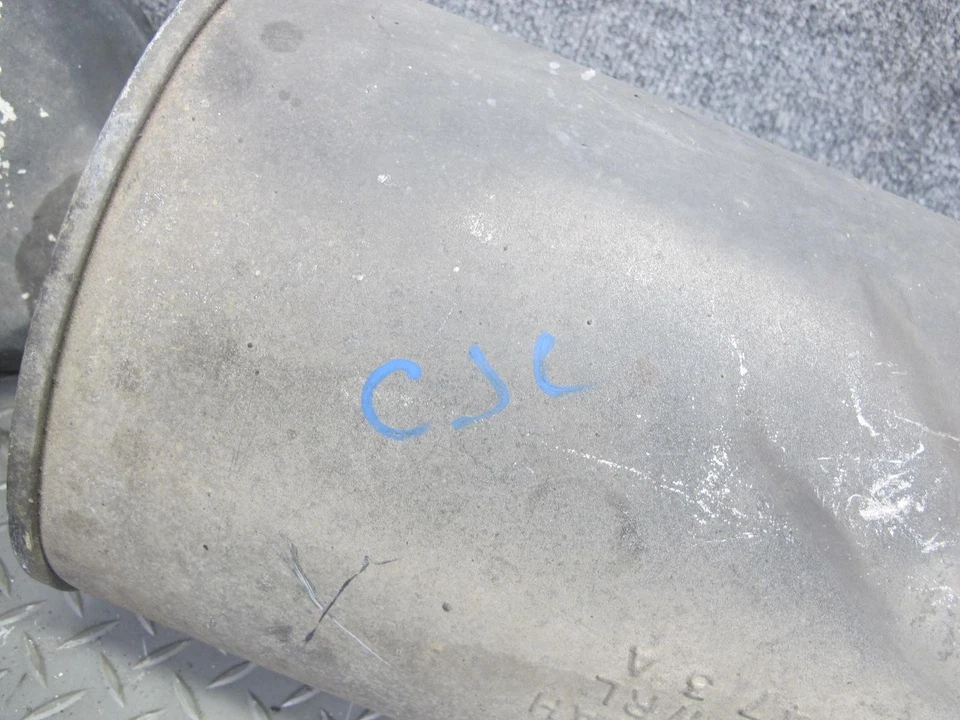 92-96 CHEVROLET CORVETTE C4 REAR RIGHT EXHAUST MUFFLER 10143518 OEM - Image 2 of 4