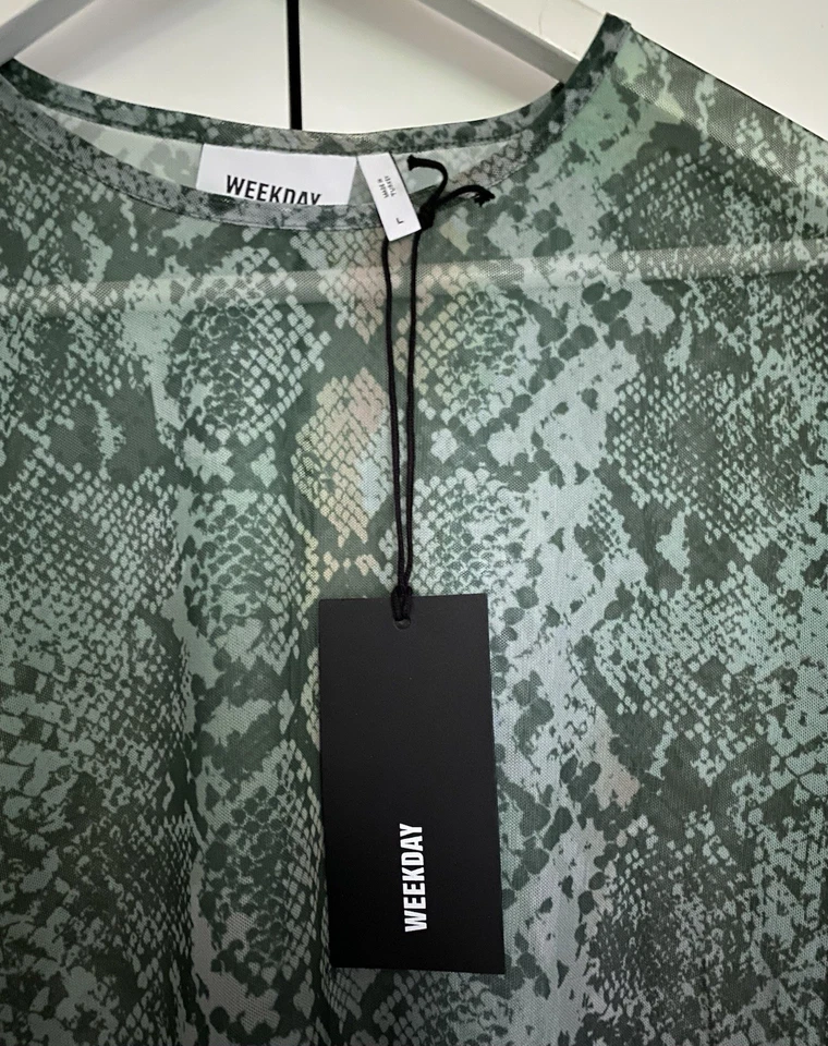 Weekday Oberteil Shirt transparent Schlangenmuster Grüntöne 40/42 neu! - Bild 2 von 4
