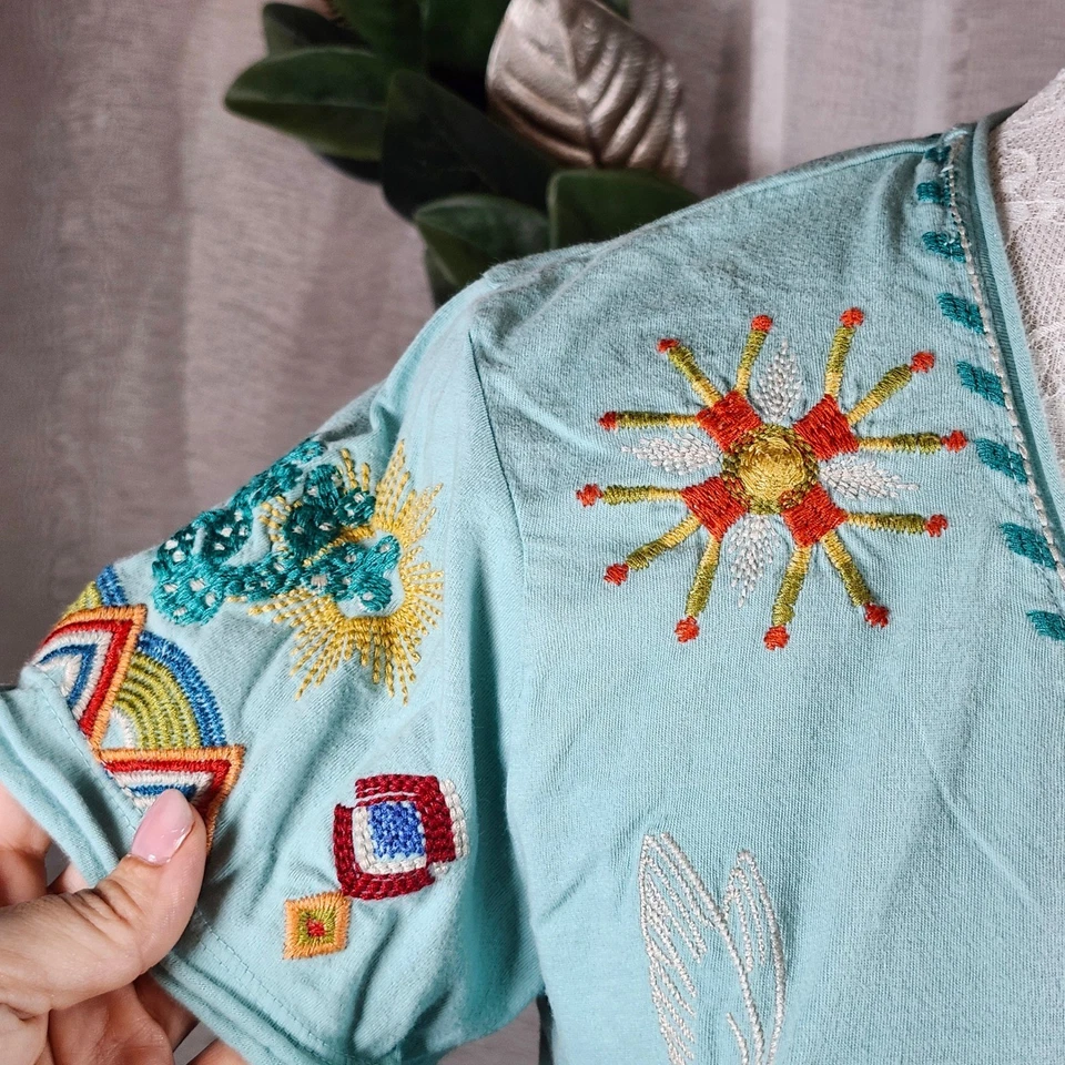 Johnny Was Embroidered Boho Top Blue Short Sleeve V-Neck Tunic Women's Small - Image 3 of 4
