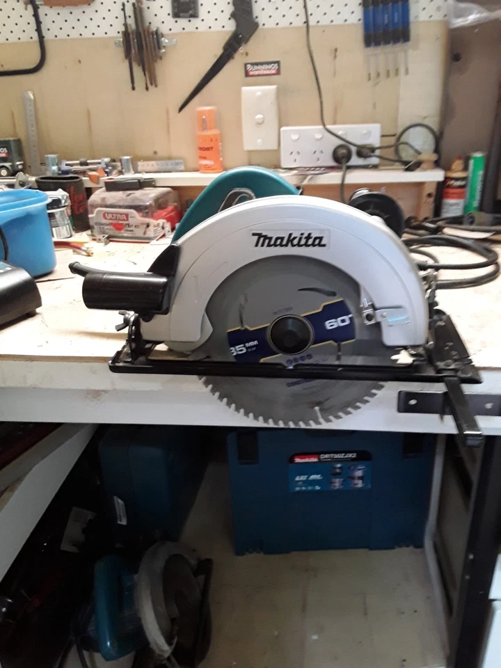Makita | 2000W | 235mm | Circular Saw | Model: N5900B - image 3 of 4
