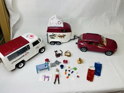 schleich72223 Horse Club Adventures with Car & Trailer Playset Ambulance Van