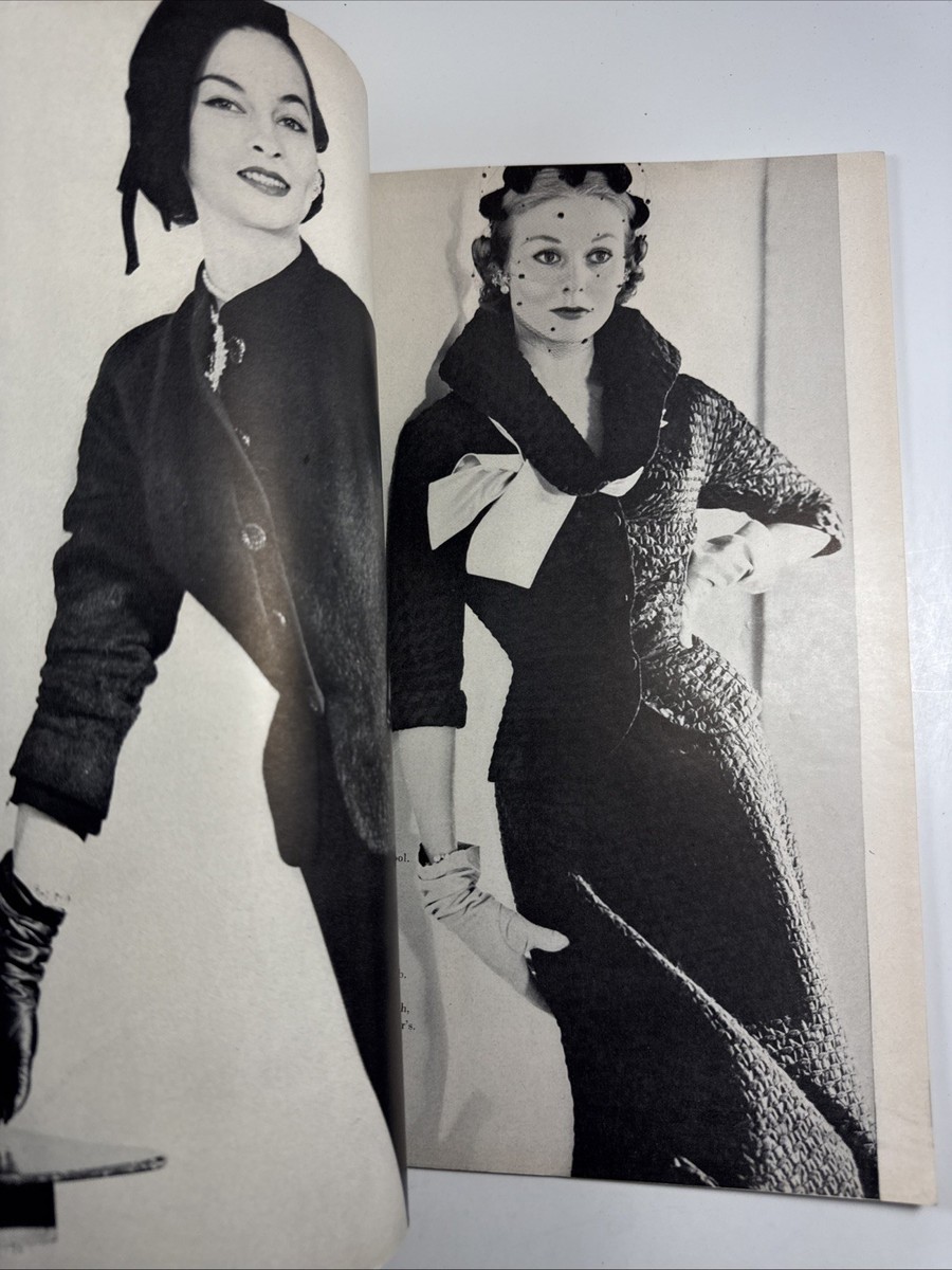 VOGUE magazine August 15, 1951-Fashion Jaqueline Kennedy RETAIL